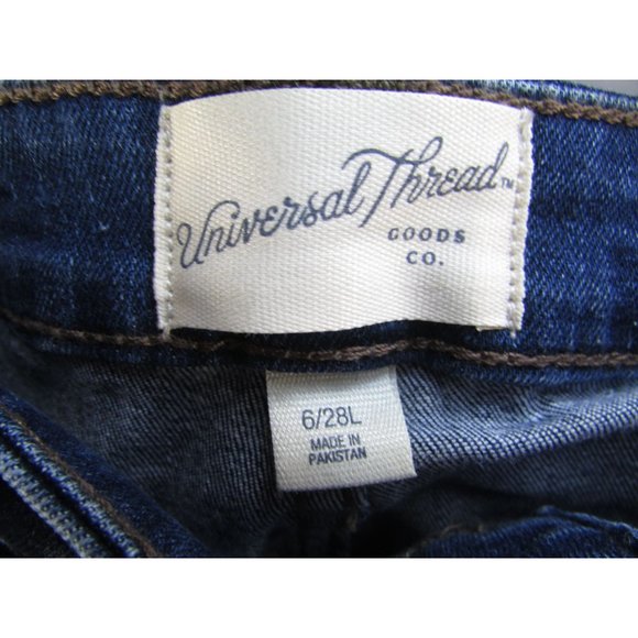 Women's Mid-Rise Curvy Fit Skinny Jeans - Universal Thread Medium Wash 6/28L - Picture 4 of 7